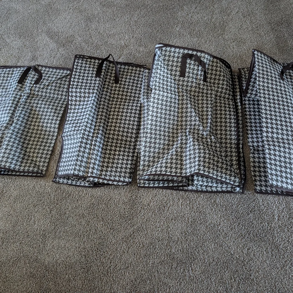 New! Lightweight Houndstooth Laundry/Storage/Garment/Organization Bags Set Of 4